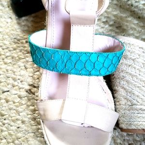 Leather Vince Camuto Wedge sandals size 8 turquoise accent strap
